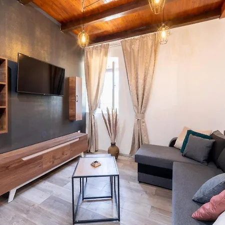 Vakantiehuis Stone House Prapatna *