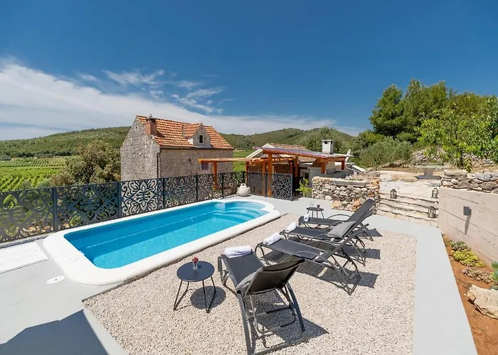 Stone House Prapatna Ferienhaus *