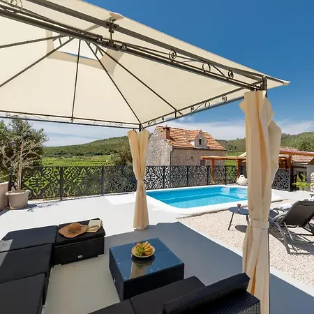 Hébergement de vacances Stone House Prapatna *