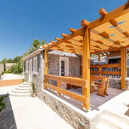 Stone House Prapatna Nyaraló *