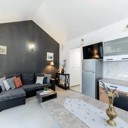 Stone House Prapatna *