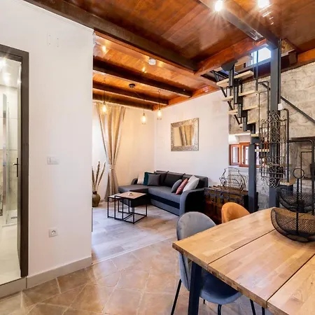 Hébergement de vacances Stone House Prapatna *